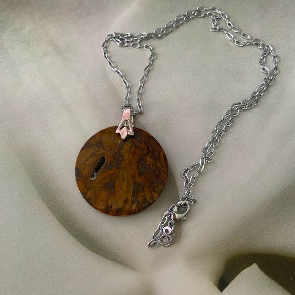 Hand Crafted Natural Tiger Eye Pendant Necklace on 24” Cable Silver Plated Chain - Picture 3 of 11